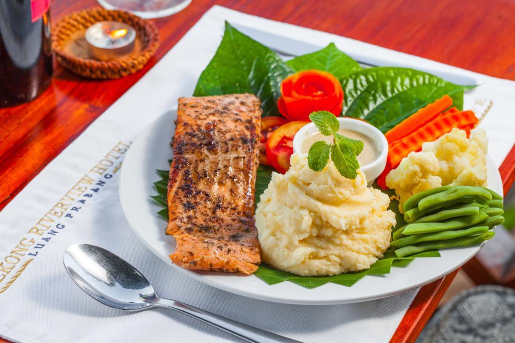 Mekong Riverview Hotel Luang Prabang Dış mekan fotoğraf
